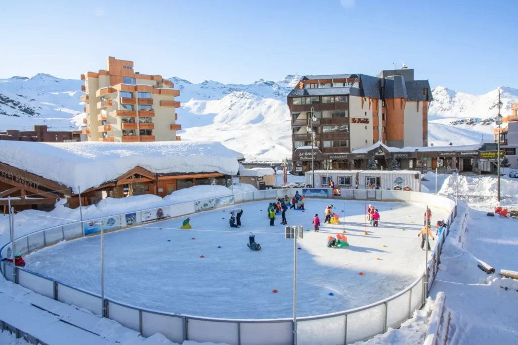 Val Thorens ice rink with children