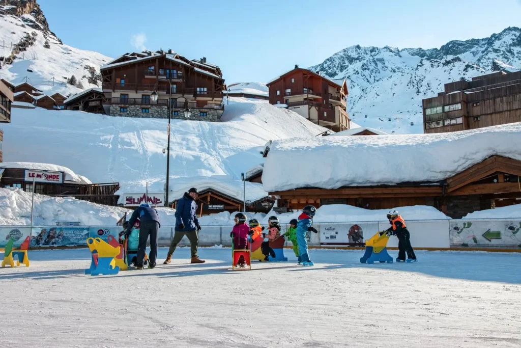 Val Thorens ice rink with children