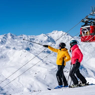 Катание на лыжах в горнолыжной зоне г. Val Thorens