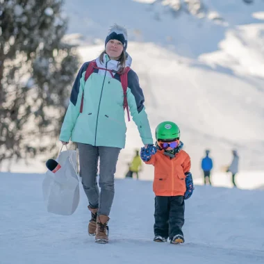 Portare tuo figlio alle lezioni di sci
